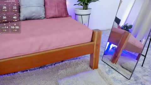 pauline_peach_ online show from July 9, 2:19 pm