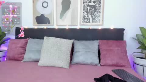 pauline_peach_ online show from July 15, 12:32 pm
