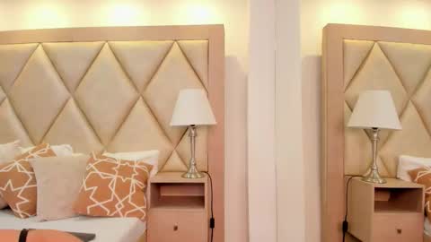 Pau online show from September 18, 2:37 pm