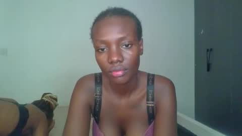 peach_ebonny online show from May 16, 12:46 am