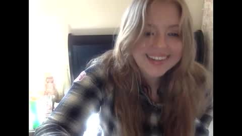 Snapshot of peachritual chatting on September 16, 7:44 pm PeachRitual online show from September 16, 7:44 pm