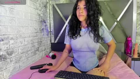 peachrougeh online show from March 29, 10:03 am