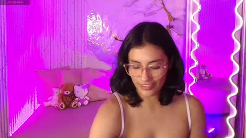 peachy_tay online show from April 5, 11:42 am