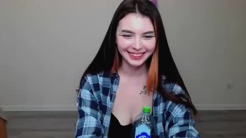 Snapshot of peachybabe__ chatting on February 26, 5:35 am Peachy online show from February 26, 5:35 am