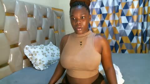 Snapshot of peachygirl255 chatting on October 15, 7:33 am Peachy online show from October 15, 7:33 am