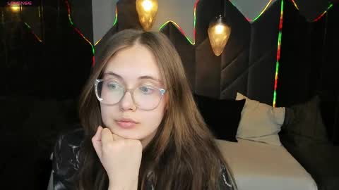 peachynoxxx online show from April 23, 2:08 pm