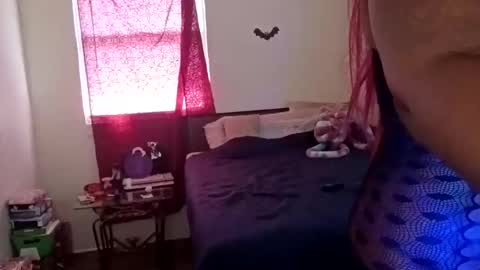 pebblessmith453 online show from April 15, 4:18 pm