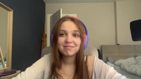 Luna Vale online show from June 17, 3:13 pm