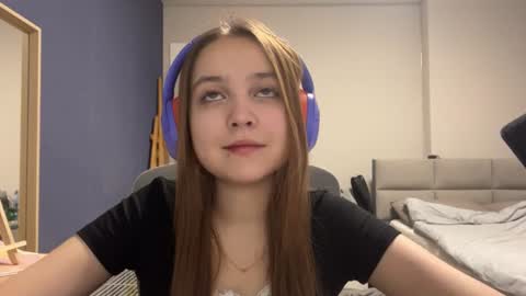 Luna Vale online show from June 25, 8:32 pm