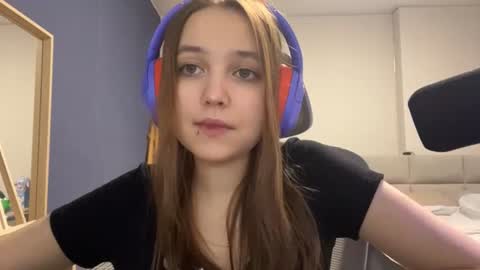 Luna Vale online show from July 5, 6:13 pm