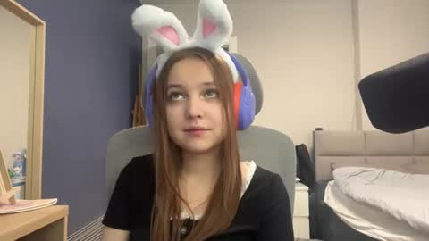 Luna Vale online show from July 12, 2:07 pm