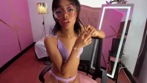 peneelopeecute online show from February 4, 7:11 pm