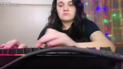 penny_perry online show from December 18, 6:14 pm