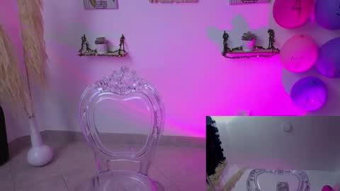 pequitasmedusa9 online show from September 30, 7:52 pm