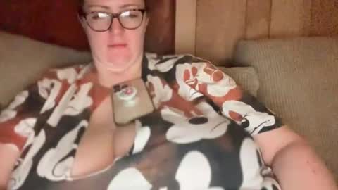 Snapshot of perfectnips742 chatting on December 13, 6:53 am Nelly online show from December 13, 6:53 am