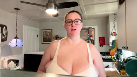 Snapshot of perfectnips742 chatting on December 27, 8:28 pm Nelly online show from December 27, 8:28 pm