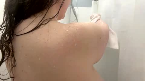 Snapshot of perfectnips742 chatting on December 25, 4:43 pm Nelly online show from December 25, 4:43 pm