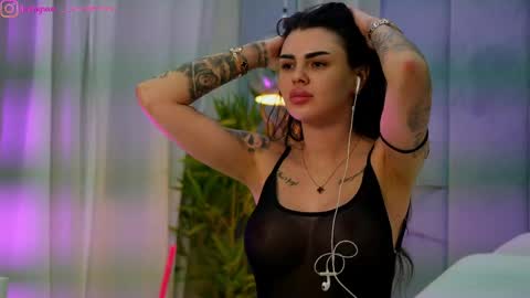 Dee online show from April 14, 1:33 pm