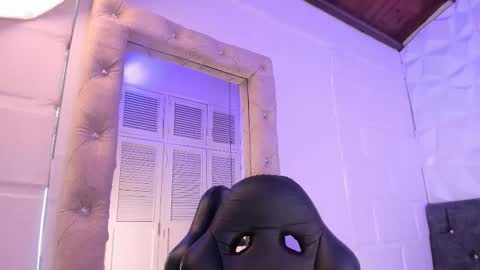 perla dl online show from February 19, 6:40 pm