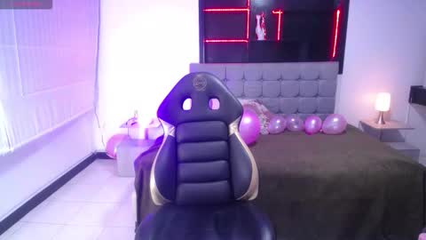 perla_lovely online show from February 15, 12:26 pm