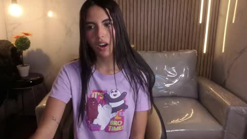 perla_lovely online show from April 29, 5:30 pm