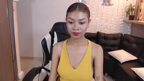 Snapshot of perla_st chatting on February 17, 12:05 pm Perla online show from February 17, 12:05 pm