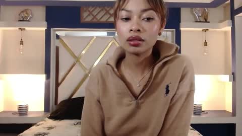 Snapshot of perla_st chatting on September 18, 10:30 pm Perla online show from September 18, 10:30 pm