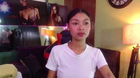 Snapshot of perla_st chatting on September 15, 8:27 pm Perla online show from September 15, 8:27 pm
