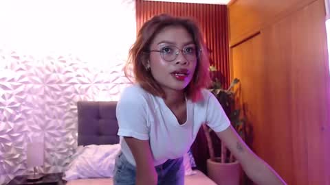Snapshot of perla_st chatting on February 25, 2:15 pm Perla online show from February 25, 2:15 pm