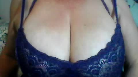perlita070822 online show from August 6, 4:19 am