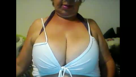 perlita070822 online show from February 17, 4:31 am