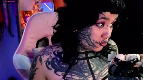 Snapshot of persefone_underworld chatting on October 3, 2:33 pm persefone_underworld online show from October 3, 2:33 pm