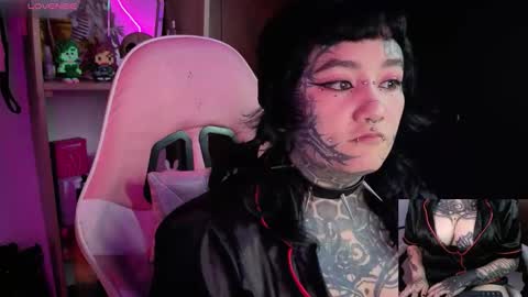 Snapshot of persefone_underworld chatting on October 10, 2:22 pm persefone_underworld online show from October 10, 2:22 pm