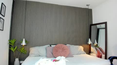 Lizza online show from April 5, 12:04 pm