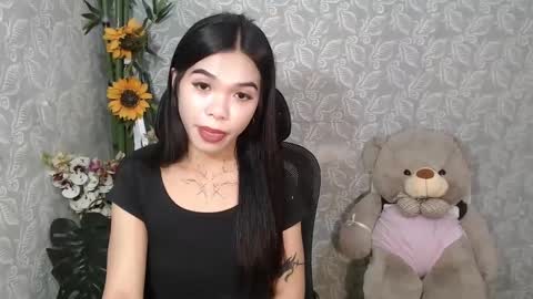 Snapshot of petite_angelx chatting on March 1, 1:18 pm angel online show from March 1, 1:18 pm