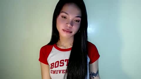 Snapshot of petite_angelx chatting on September 27, 1:40 pm angel online show from September 27, 1:40 pm