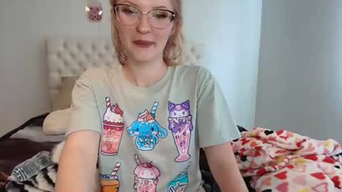 Little cupcake online show from July 17, 6:22 pm