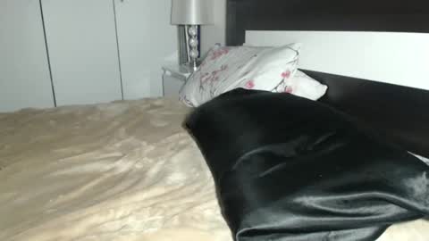 petite_danielle online show from October 15, 11:40 pm