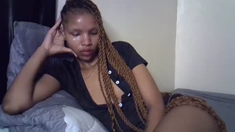 petite_melinda online show from July 23, 5:26 am