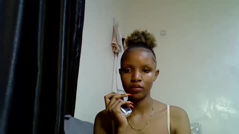 petite_melinda online show from June 7, 9:32 pm