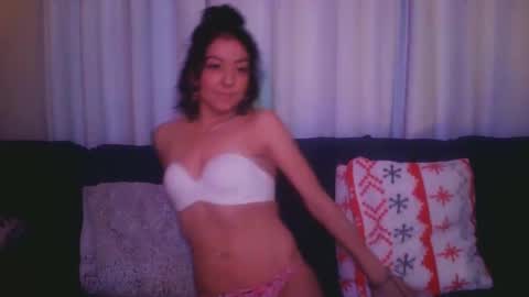 petite treat  online show from December 22, 12:05 pm