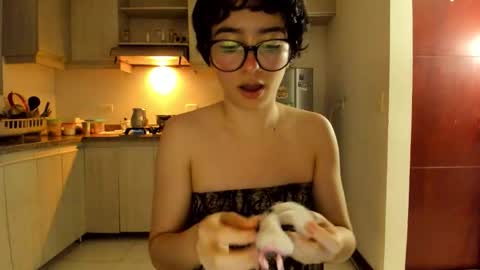 Lunna online show from February 15, 11:59 pm