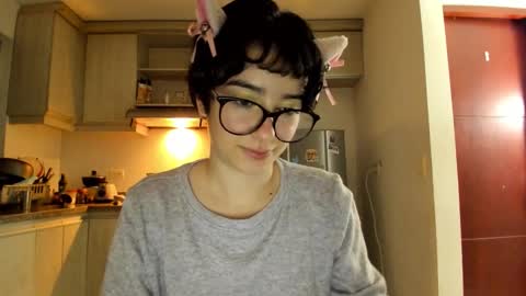 Lunna online show from February 24, 1:49 am