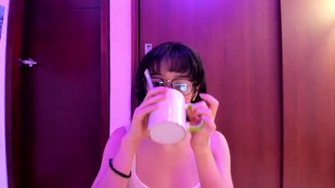 Lunna online show from March 1, 1:53 am