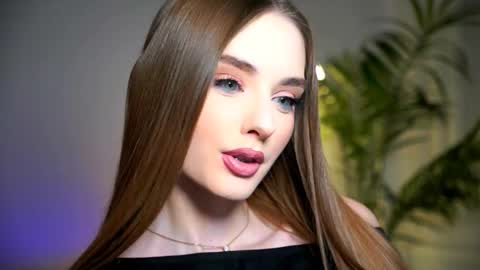 Petitegonwiild online show from November 17, 10:21 pm