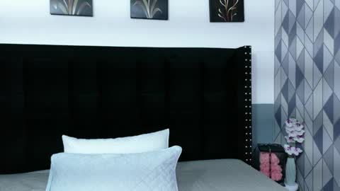 little sharon online show from April 14, 2:44 am