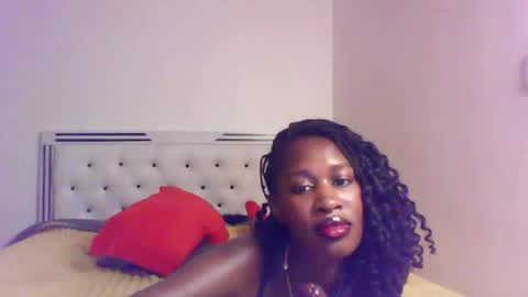 QueP online show from April 5, 6:51 pm