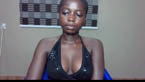 petitexxebony online show from May 23, 1:26 am