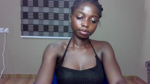 petitexxebony online show from July 2, 3:34 am