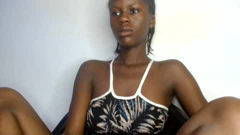 petitgirl88 online show from July 10, 5:13 pm